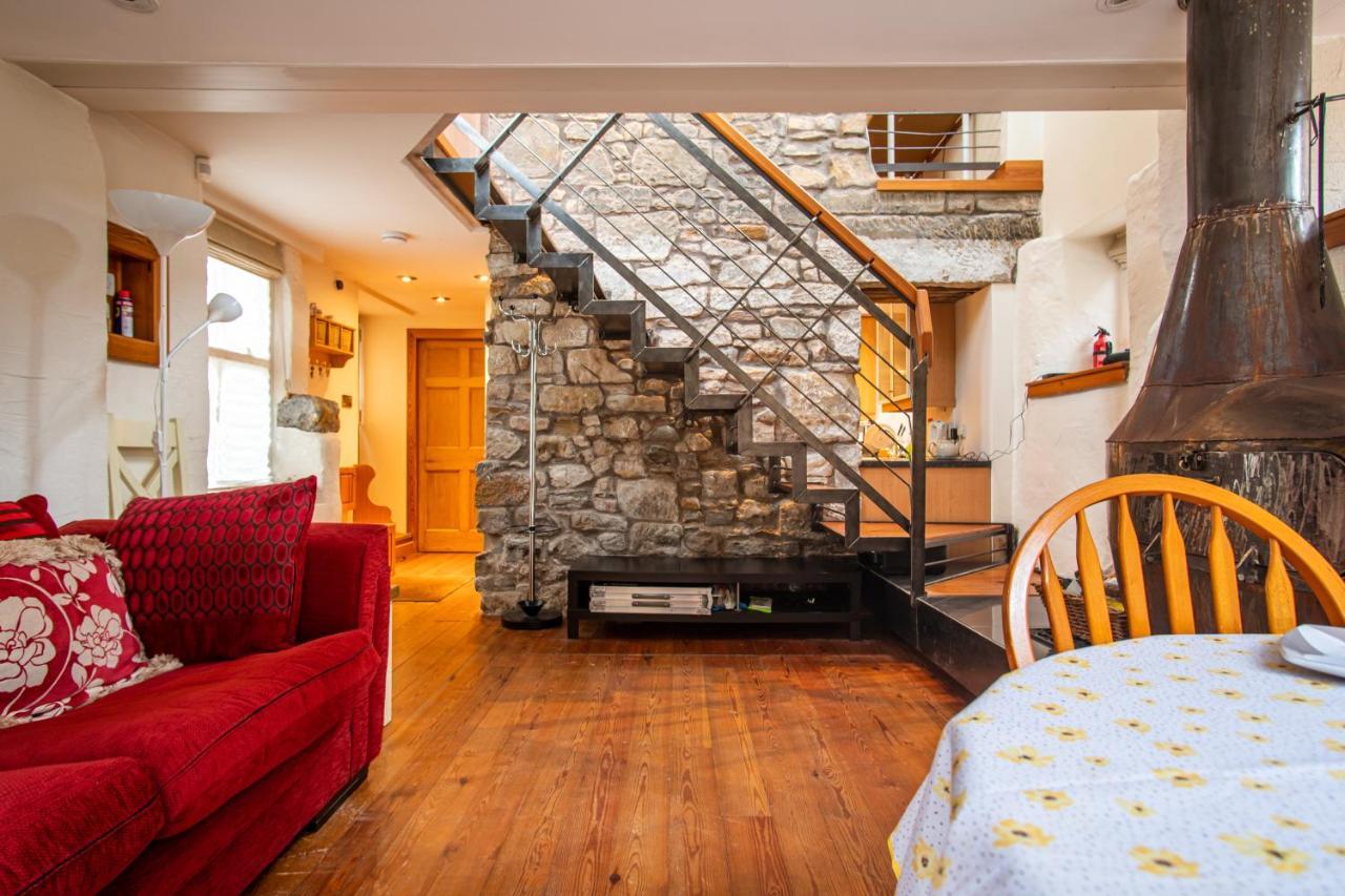 2 Bedroom Characterful Semi-Detached House, Enviably Located With Balcony And Terrace St Andrews Bagian luar foto