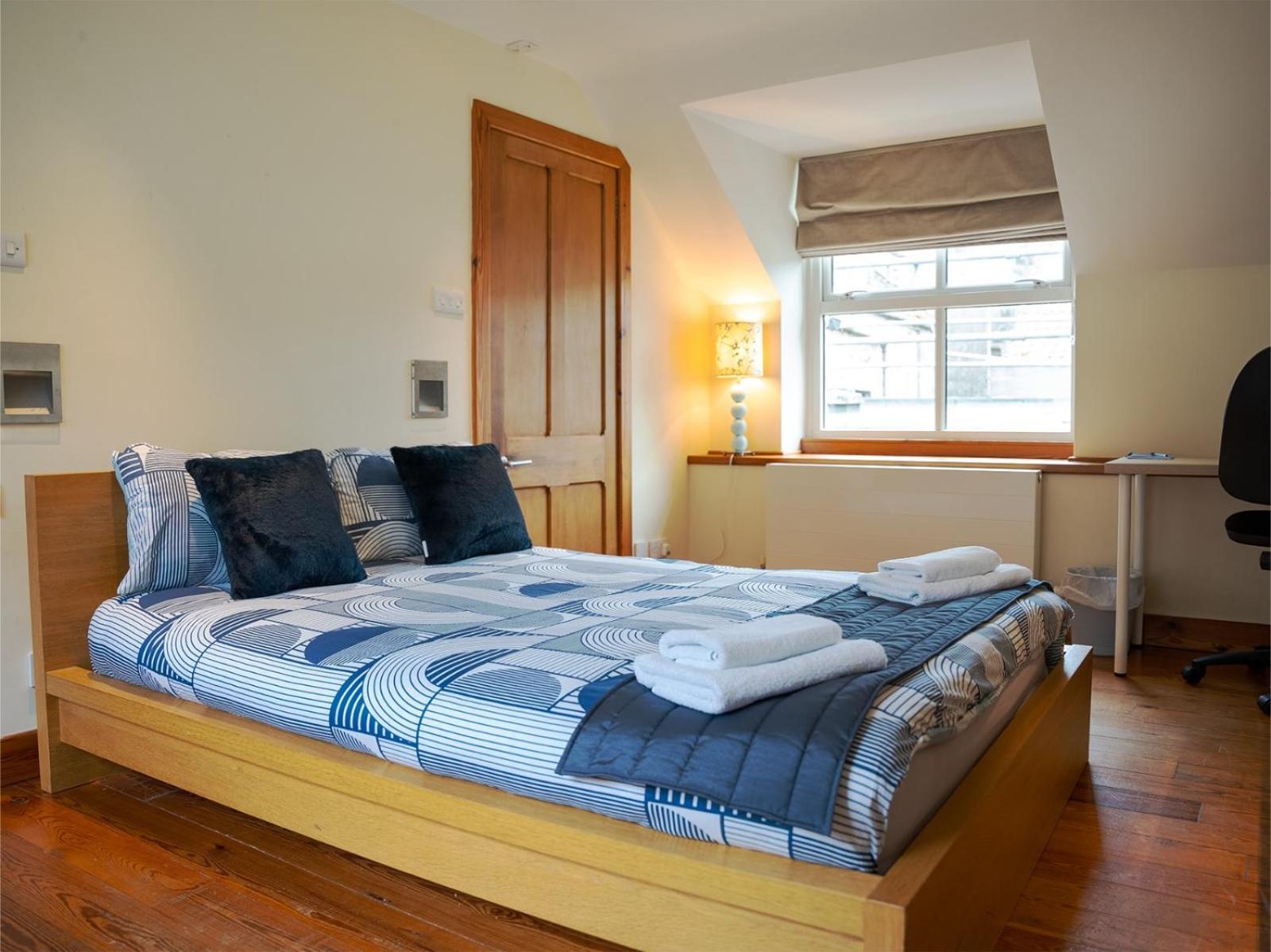 2 Bedroom Characterful Semi-Detached House, Enviably Located With Balcony And Terrace St Andrews Bagian luar foto